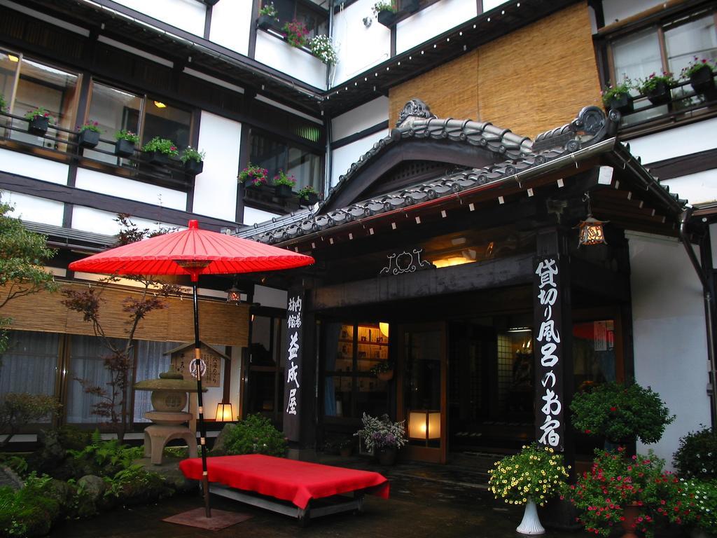 Ekinariya Ryokan Кусацу Екстериор снимка
