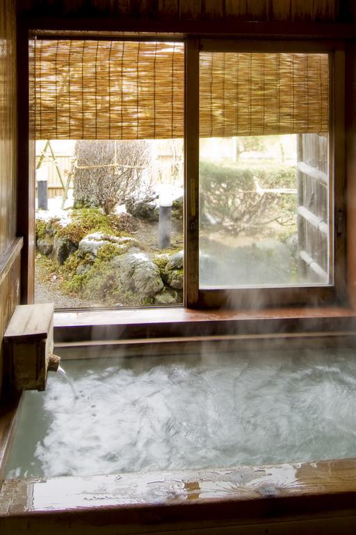 Ekinariya Ryokan Кусацу Екстериор снимка