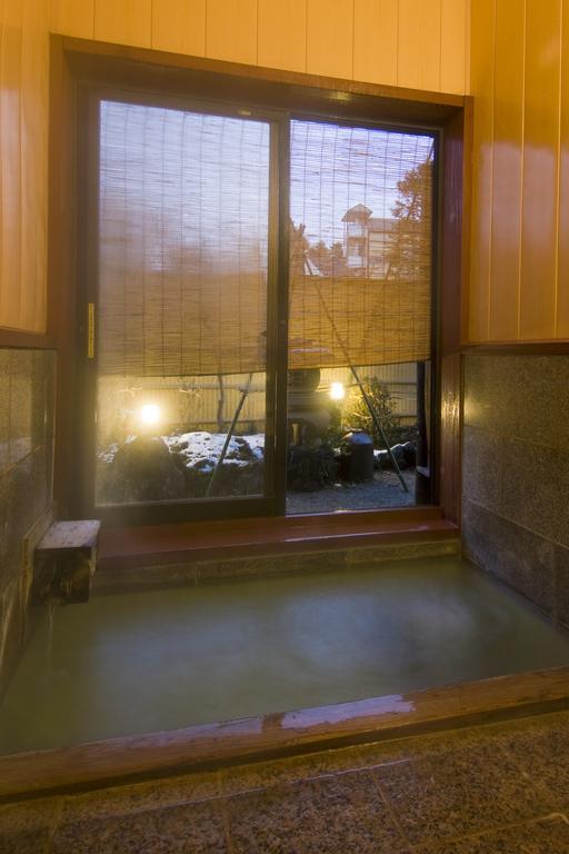 Ekinariya Ryokan Кусацу Екстериор снимка